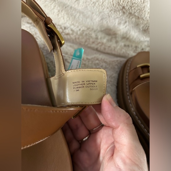 Michael Kors Kailey lug sandal - Picture 5 of 13